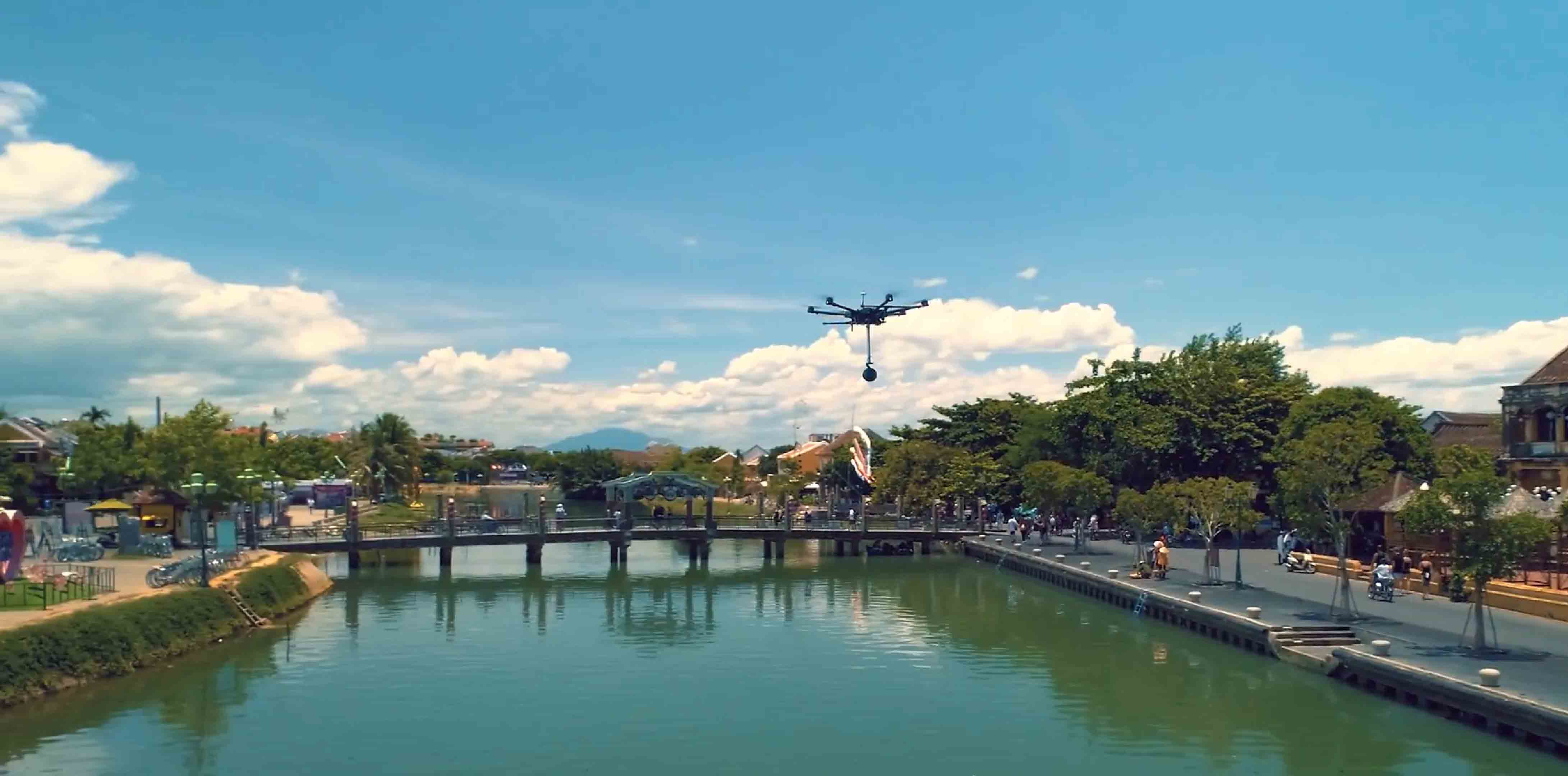 Hình ảnh ekip Flycam 360 độ OneTouchMedia đang tác nghiệp tại Hội An